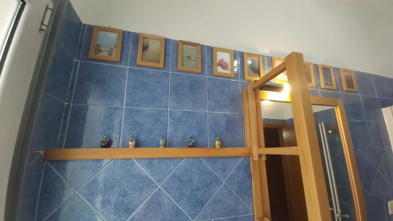 Апартаменти Euforbia House Лідо-ді-Остія Екстер'єр фото